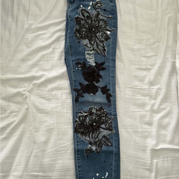 Venus Embellished Jeans - Picture 3 of 5